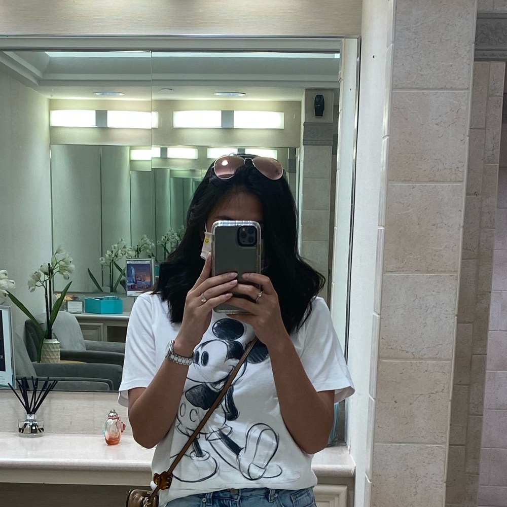 Meet your Posher, Aira